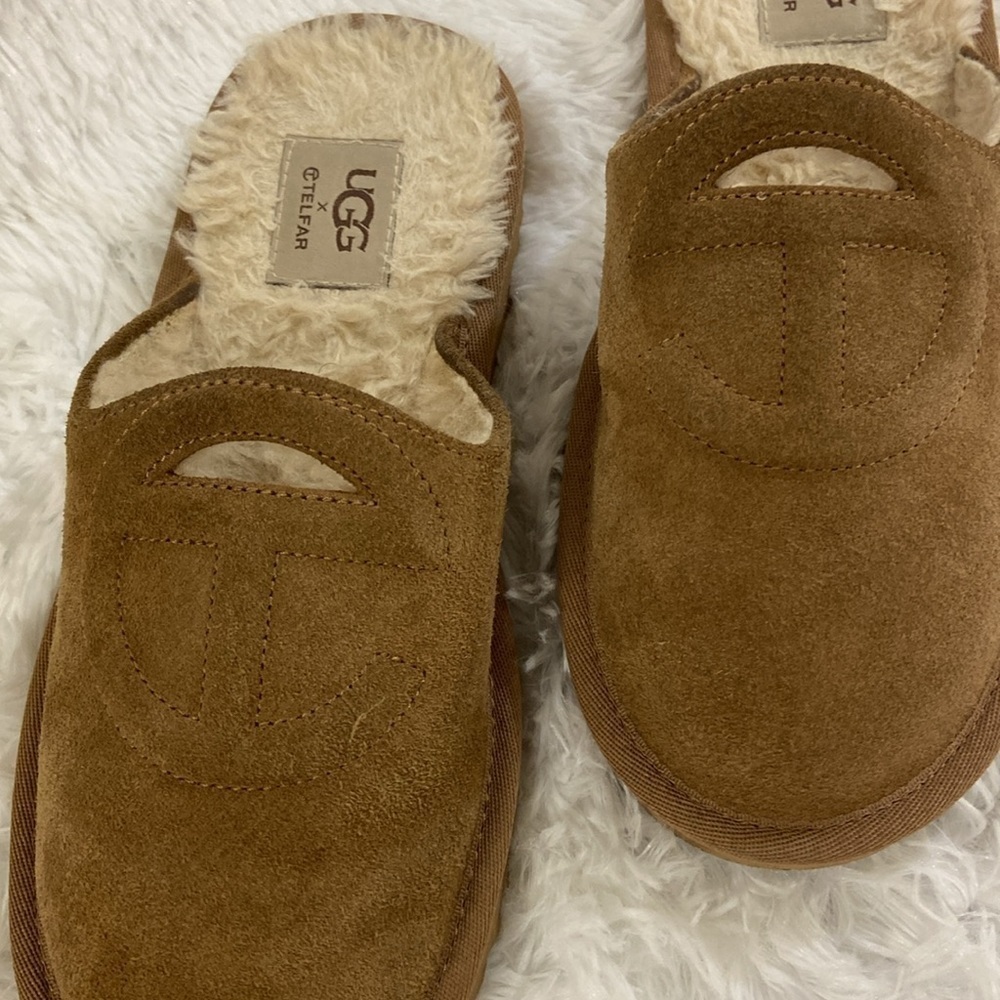 UGG X TELFAR SCUFF WOMEN SUEDE SLIPPERS.SIZE- 6. - Picture 2 of 6
